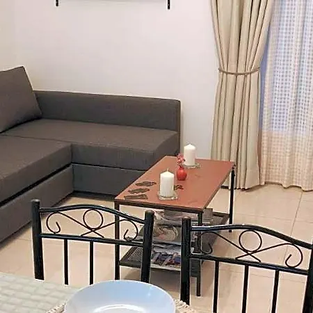 Отель Leo's And Xerxes' Place