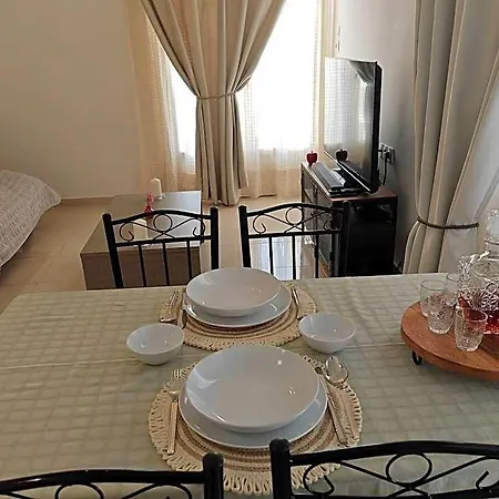 Leo's And Xerxes' Place Отель