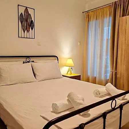 Отель Leo's And Xerxes' Place