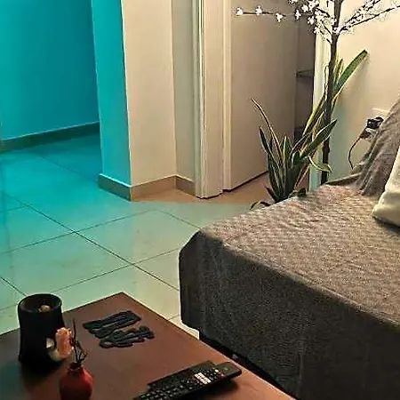 Отель Leo's And Xerxes' Place