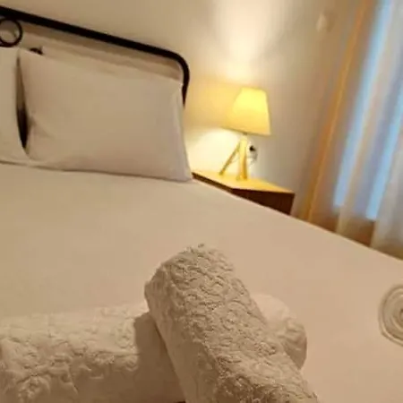 Leo's And Xerxes' Place Отель